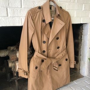🎄🧥💖🧥Burberry trench 🧥💖🧥🎄